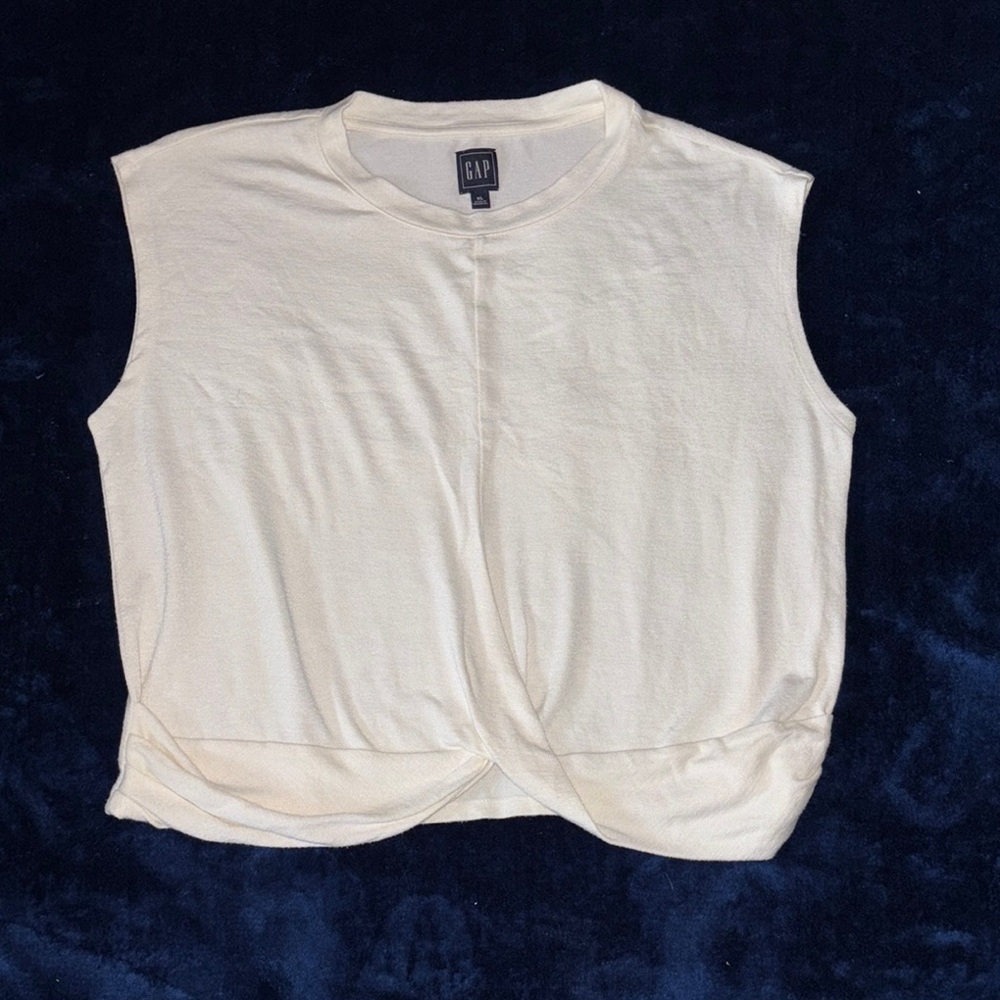 GAP Cream Sleeveless Summer Sweater with Twist Front